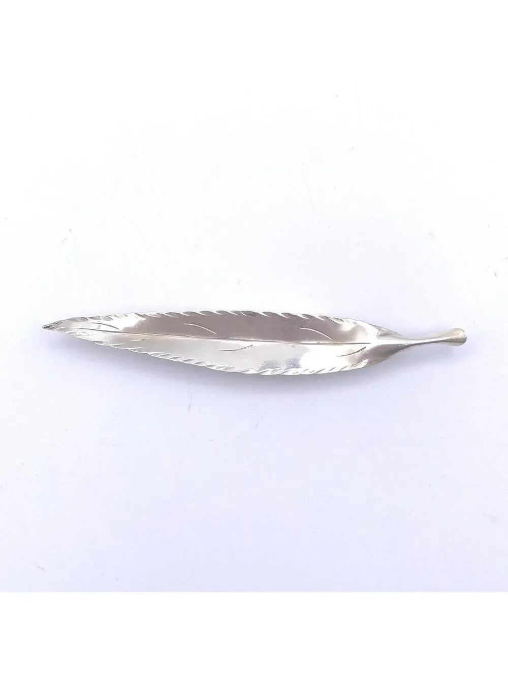 Vintage STUART NYE Sterling Silver Feather Brooch.